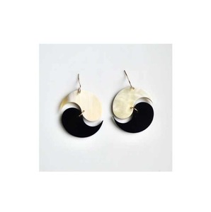 Boucles d'oreilles en corne de buffle au design classique pour filles élégantes Taille personnalisable en solde - Product Image 2