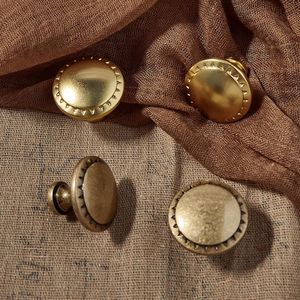 Boutons en laiton faits à la main pour les armoires de cuisine - Couleur et taille personnalisables, aspect artisanal raffiné, finition durable pour les meubles modernes - Product Image 5
