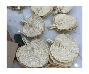 Proveedor de Vietnam, ventilador de mano de madera de bambú hecho a mano, ventilador plegable, artesanía decorativa para el hogar, suministro de exportación al por mayor - Product Image 6