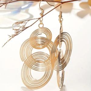 ต่างหูชุบทอง18K ต่างหูสแตนเลสสตีลหรูหราพร้อมห่วงสามห่วงไม่เสื่อมเสียพร้อมงานฝีมือ HF - Product Image 3