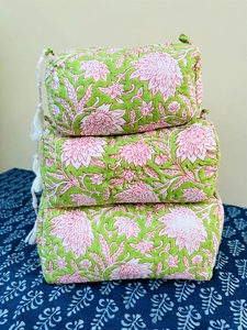 Neceser grande acolchado con estampado de bloques indios, neceser impermeable de algodón para cosméticos con uso en la cocina para almacenamiento de ropa - Product Image 4