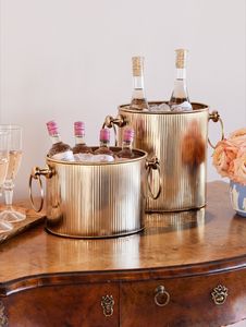 ถังน้ำแข็งโลหะทรงกระบอกเรียบหรู เหมาะสำหรับวางบนเคาน์เตอร์ โต๊ะ บาร์ ห้องครัว ลานบ้าน งานอีเว้นท์ และบ้าน - Product Image 2