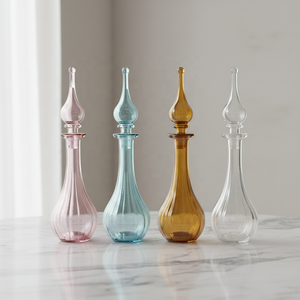 LW70 Lujoso Decantador de Perfume de Vidrio Egipcio Soplado a Mano de 40 ML, Diseño Sultan Acanalado con Tapón de Vidrio Tintado Pulido con Precisión - Product Image 1