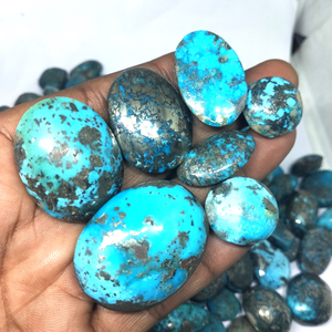 Turquoise Firoza de haute qualité, mélange naturel, cabochon, pierre précieuse en forme de poire, prix de gros, vente en vrac pour la fabrication de bijoux en Inde, 2024 - Product Image 1