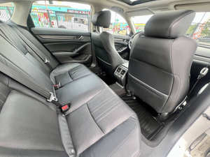 Voiture d'occasion abordable 2018 Ho-n-da Acc-ord Tou-ring LHD - Product Image 4