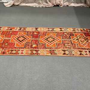 Alfombra Turca Vintage, Alfombra de 2.6x9.9 pies, Alfombra Roja Ikat - Product Image 5