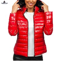 Veste matelassée pour femmes Veste matelassée de haute qualité avec capuche Veste matelassée respirante pour vêtements d'extérieur d'hiver Vente en gros