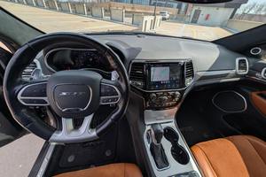 Jeep Grand Cherokee SRT 2019 usado en buen estado, motor Hemi V8 de 6.4 litros - Product Image 4