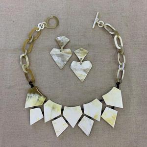 Collar de cuerno de búfalo natural, pendiente, joyería romántica elegante para mujeres y niñas, amantes del patrón de la mejor forma de HF CRAFTS - Product Image 1