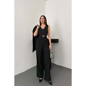 Traje de Chaqueta y Pantalón con Rayas Negras - Negro - Product Image 2
