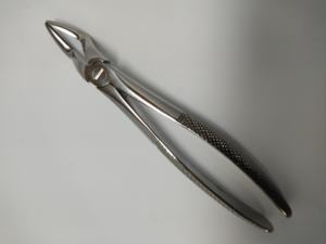 Pince dentaire standard en acier inoxydable à motif américain, extraction manuelle des dents Fig. 53R pour les molaires supérieures droites - Product Image 3