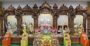 Gran Mandir de Madera para el Templo de Shree Laxmi Narayan, Templo Iskcon de EE. UU., DSTExports, Mandirs de Madera de Teca Personalizados y Duraderos para Pooja, Reino Unido - Product Image 3