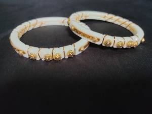 กำไลเกรดพรีเมี่ยมพร้อมวัสดุพลาสติกที่ทำจากทองคำสำหรับผู้หญิงกำไลข้อมือสำหรับสวมใส่โดยผู้ส่งออก - Product Image 4