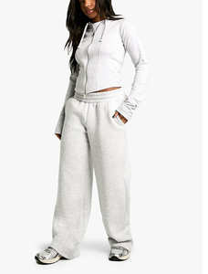 ชุดวอร์มผู้หญิงสไตล์มินิมอลจากโรงงาน ODM ผ้าเนื้อนุ่มทันสมัย เสื้อครอปมีซิป ฮู้ด  พร้อมกางเกงขายาวเอวยางยืดทรงหลวม - Product Image 1