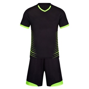 Uniformes de fútbol profesionales Color verde y blanco Sublimación Impreso Poliéster Hecho Adultos Conjuntos de uniformes de fútbol - Product Image 4