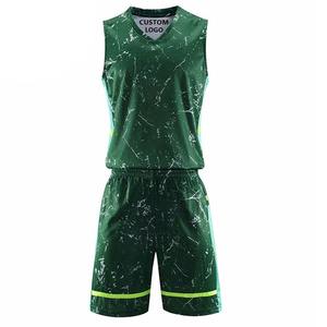 Uniforme de basket-ball moderne avec un flux d'air qui soutient les joueurs dans leur maintien d'une cohérence de pas solide pendant un jeu rapide - Product Image 1
