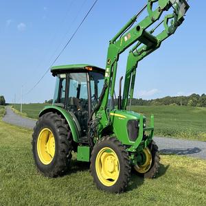 John Deeree 5065E Tractor agrícola En stock Entrega rápida Venta al por mayor disponible Compra directa del proveedor autorizado Nuevo para la venta - Product Image 3