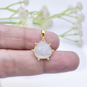 Arco Iris piedra lunar 925 colgante de plata esterlina-piedra preciosa en forma de corazón facetado, conjunto de bisel hecho a mano diseño elegante joyería de mujer - Product Image 4