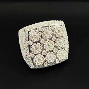 8.00Ct Ice Out Round Cut Moissanite Pave Setting White Gold Bague de fiançailles de style Hip Hop pour homme en argent sterling 925 - Product Image 1