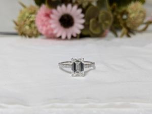 แหวนแต่งงาน/หมั้น สไตล์วินเทจ คลาสสิก สำหรับผู้หญิง ทำจากทองคำแท้ 10K/14K สีขาว/เหลือง ประดับเพชรทรงเหลี่ยมมรกต 2 กะรัต ผลิตในห้องปฏิบัติการ - Product Image 2