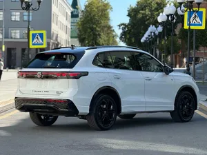 Tiguan L Pro III 2026, Bajo Kilometraje, Motor en Perfecto Estado, Transmisión Automática, Techo Panorámico, Faros LED - Product Image 3