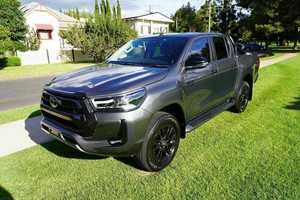 Toyota Hilux 4x4 Usada Barata, Camioneta de Doble Cabina, Modelo 2021/2024, 100% en Perfecto Estado, Sin Accidentes - Product Image 2
