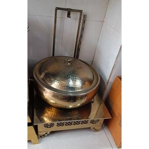 Plat à chafing en acier laiton antique poli avec motif gravé pour buffet d'hôtel et restauration commerciale - Product Image 2