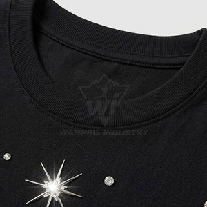 เสื้อยืดผู้ชายประดับคริสตัล ดีไซน์วิบวับ ผ้าฝ้าย 100% ระบายอากาศได้ดี น้ำหนักเบา สวมใส่สบาย เหมาะสำหรับใส่ลำลอง - Product Image 6