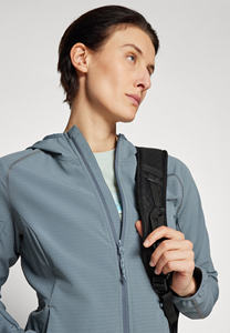 Chaqueta Softshell con capucha Madris para mujer azul/gris personalizada, precio de fábrica, mangas completas y chaquetas a prueba de viento para correr al aire libre - Product Image 5