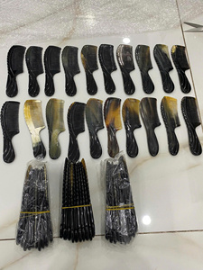 Peine de cuerno de Vietnam con dientes suaves y tacto suave para el cuero cabelludo sensible - Product Image 3