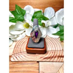 Bague ajustable Navajo taille unique plaquée or rose, Sugilite et argent sterling avec sertissage clos, idée cadeau élégante et tendance - Product Image 1