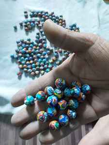 Cuentas de flores de cristal hechas en la India para joyería DIY, patrón redondo de varios colores para compradores genuinos a granel - Product Image 5