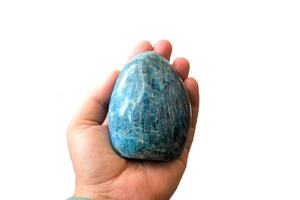 Péndulo espiritual de apatita azul pulido para una curación emocional profunda, enfoque amoroso, trabajo intuitivo y uso decorativo - Product Image 2