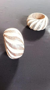 Anneaux de serviette en bois vintage de luxe fabriqués à la main en Inde, écologiques, inspirés de Noël, pour les mariages, l'artisanat à domicile - Product Image 3