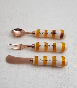 ชุดเครื่องใช้บนโต๊ะอาหารทำจากเรซินขัดเงาและชุดมีดทำครัวสแตนเลสพร้อมส้อมและมีดชุด3ชิ้น - Product Image 4