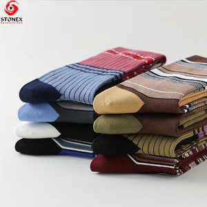 Chaussettes longues pour femmes très vendues, design élégant, coton doux, impression numérique, séchage rapide, couleurs et logo personnalisés, usage quotidien en automne - Product Image 2