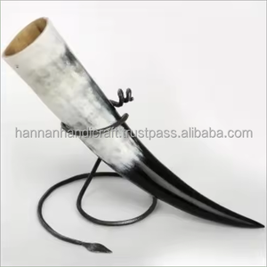Cuerno Vikingo Auténtico para Beber con Soporte, Borde y Punta de Latón Integrados, Tallado a Mano, Calidad Premium, Regalo para Él y Ella - Product Image 5