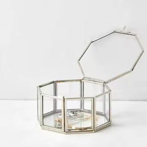 Boîte à bijoux en verre de forme cœur, nouveau design exclusif, plaquée or, en métal et en fer, pour ranger les bagues et les boucles d'oreilles - Product Image 3