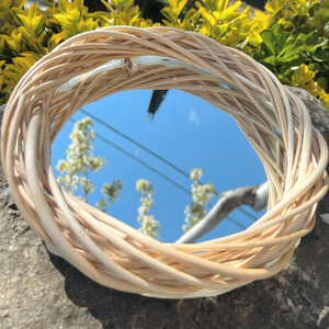 Offres exquises: cadre de miroir rond en rotin torsadé, fabriqué à la main par des artisans vietnamiens qualifiés avec une touche de luxe - Product Image 3