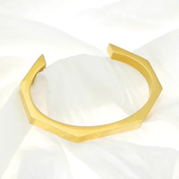 Bracelet de manchette classique en acier inoxydable pour hommes en zircon hexagone taille princesse en gros pour la gravure au laser cadeau pour les occasions de fête