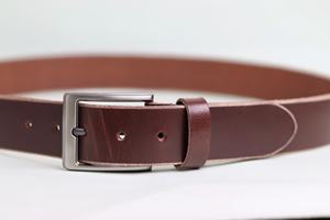 Cinturón Casual de Cuero Genuino de Vaca con Hebilla de Aleación, Resistente y Ecológico - Product Image 2