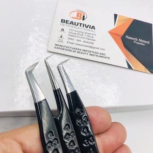 Pince à épiler d'extension de cils impression coeur brillant noir marque privée personnalisée forte adhérence durable en acier inoxydable beauté pointue - Product Image 3