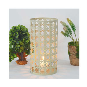 Fantaisie Laser Découpe Conception Incroyable Lanterne Votive Vintage En Métal Maison lanterne décorative Petite Main Artisanat Lanterne Décorative - Product Image 1