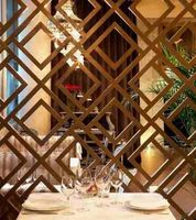 Cloison murale décorative en bois pour hall et espace de vie avec un beau motif antique et un aspect artisanal de qualité supérieure
