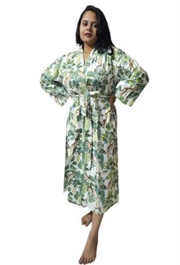 Bata de Baño para Mujer de Tela Suave, Ligera y Cómoda para Uso Diario, al Mejor Precio al por Mayor - Product Image 2