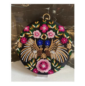 Meilleure vente pochette de créateur à la mode pour femmes de l'Inde pour les événements de bureau défilés de mode célébrations perle broderie décoration - Product Image 1