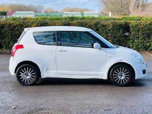 Suzuki Swift 1.3 2011 Usado, Volante a la Izquierda/Derecha - Product Image 2