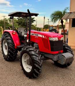 La Mejor Oferta en Tractores Massey Ferguson MF240, una Máquina Robusta y Versátil. - Product Image 1