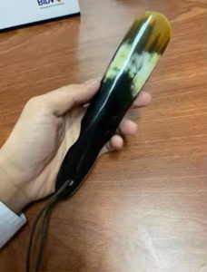 Chaussure en corne écologique, faite à la main, moderne, alliage parfait de style et de résistance, objet d'art et de collection par Saniya Handicraft - Product Image 2