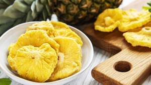 TRANCHES D'ANANAS SÉCHÉES DU VIETNAM EN GROS COLLATION NATURELLE EN VRAC POUR UN MODE DE VIE SAIN - Product Image 5